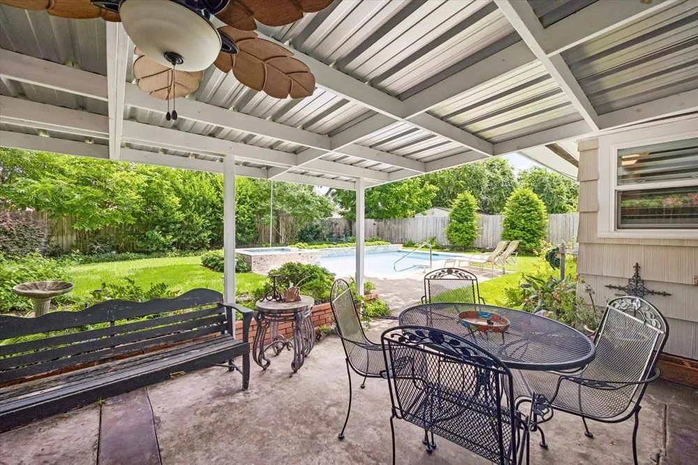 4712 Glenmont Street Bellaire, TX 77401