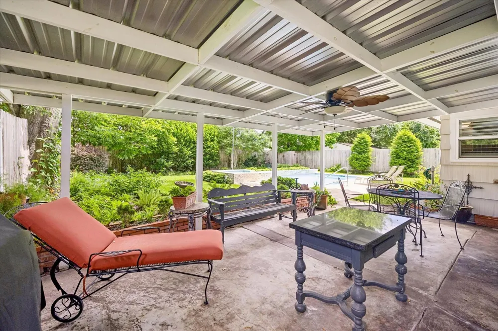 4712 Glenmont Street Bellaire, TX 77401