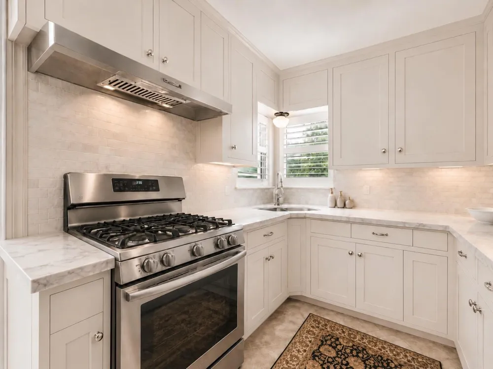 4712 Glenmont Street Bellaire, TX 77401