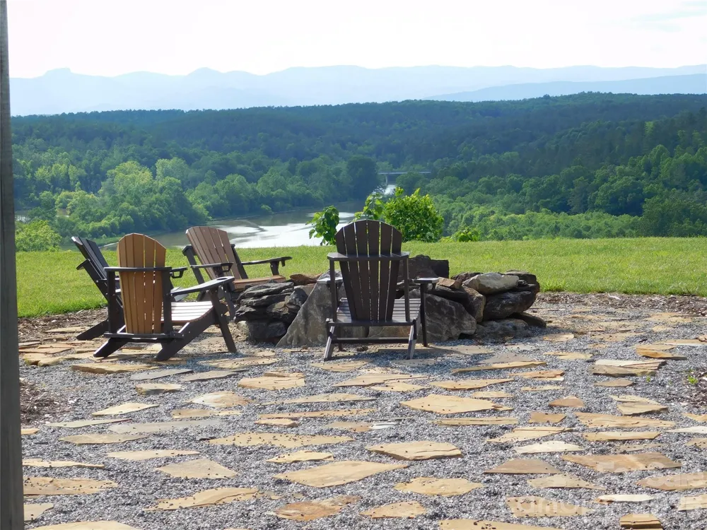 207 W Settings Boulevard NW Valdese, NC 28690