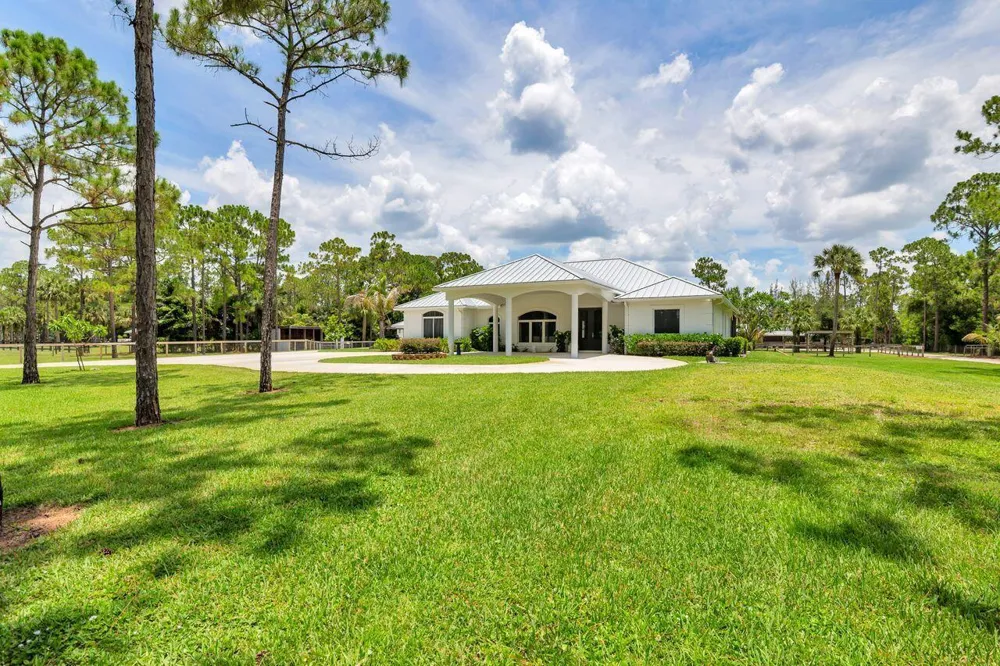 14819 Broken Arrow Place Palm Beach Gardens, FL 33418