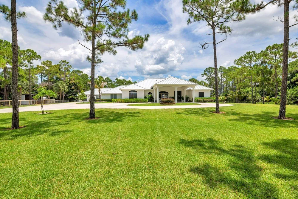 14819 Broken Arrow Place Palm Beach Gardens, FL 33418