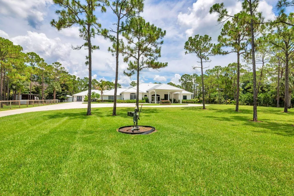 14819 Broken Arrow Place Palm Beach Gardens, FL 33418