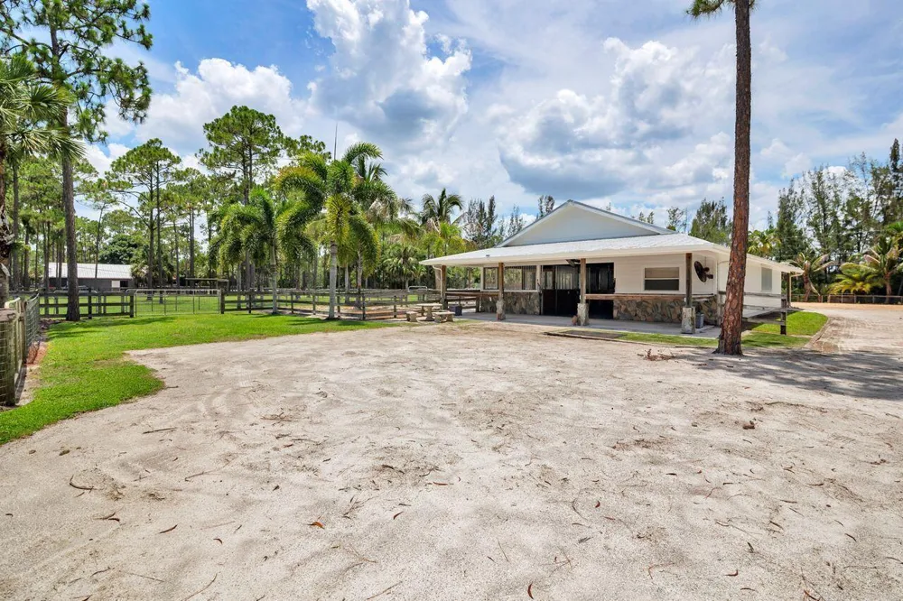 14819 Broken Arrow Place Palm Beach Gardens, FL 33418