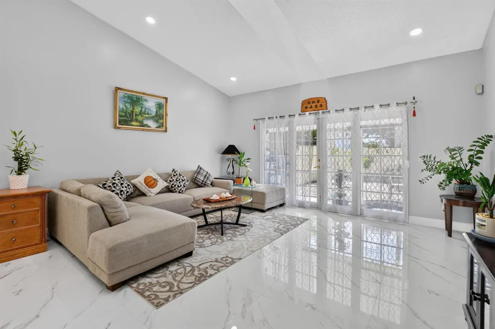 4460 NE 5th Avenue Boca Raton, FL 33431