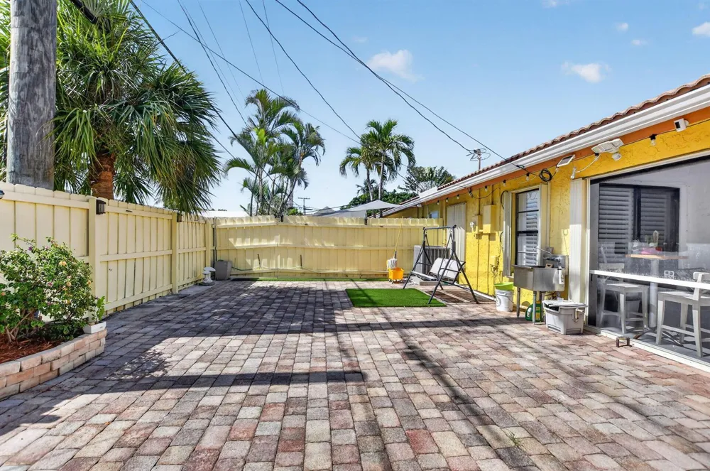 4460 NE 5th Avenue Boca Raton, FL 33431