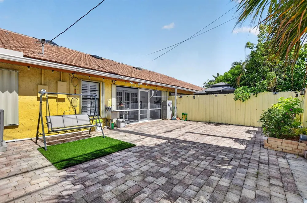 4460 NE 5th Avenue Boca Raton, FL 33431