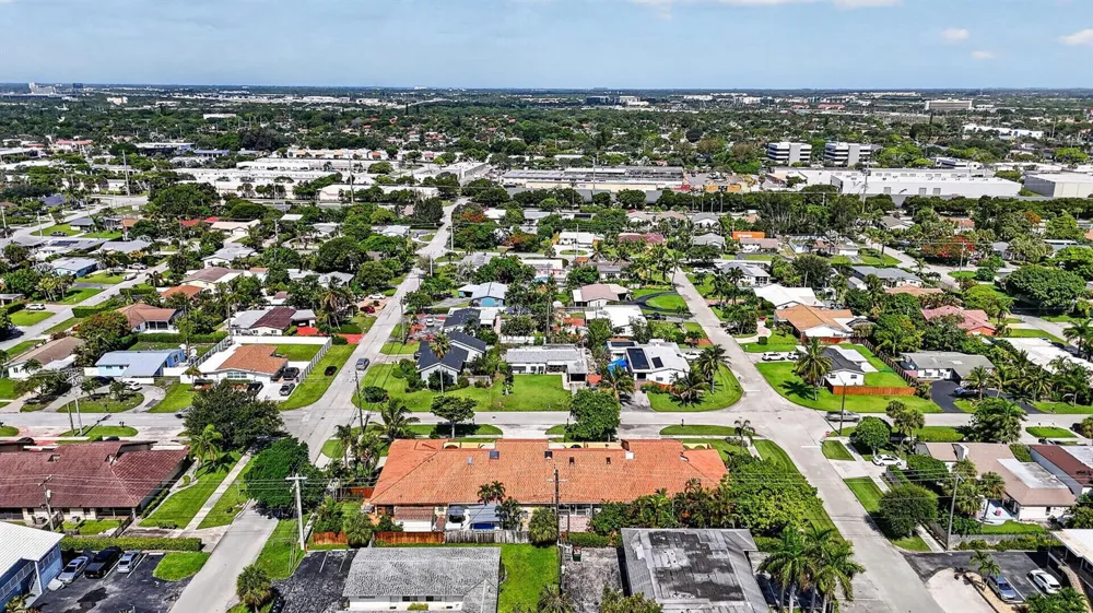 4460 NE 5th Avenue Boca Raton, FL 33431