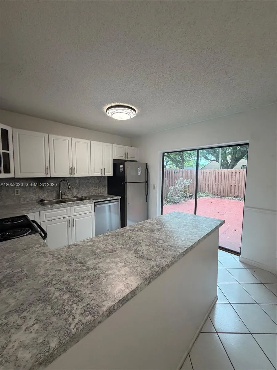 2563 CAMELOT #2563 Cooper City, FL 33026