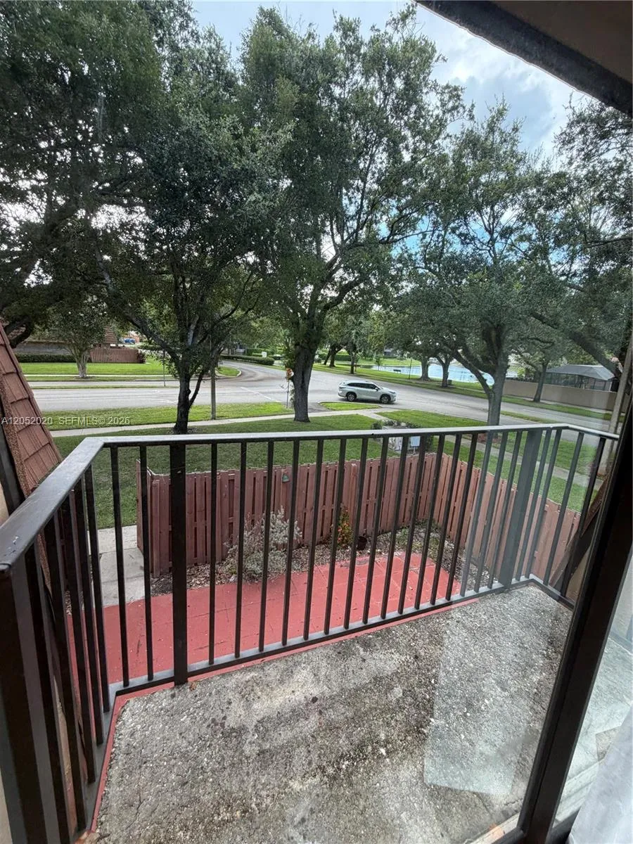 2563 CAMELOT #2563 Cooper City, FL 33026