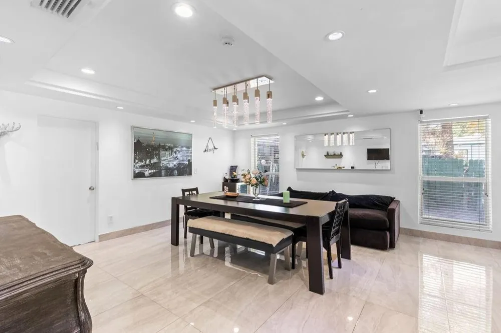 19885 NE 22nd Avenue Miami, FL 33180