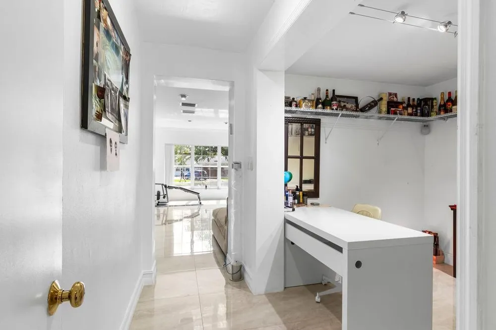 19885 NE 22nd Avenue Miami, FL 33180