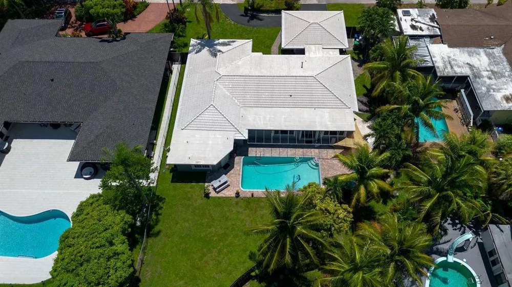 19885 NE 22nd Avenue Miami, FL 33180