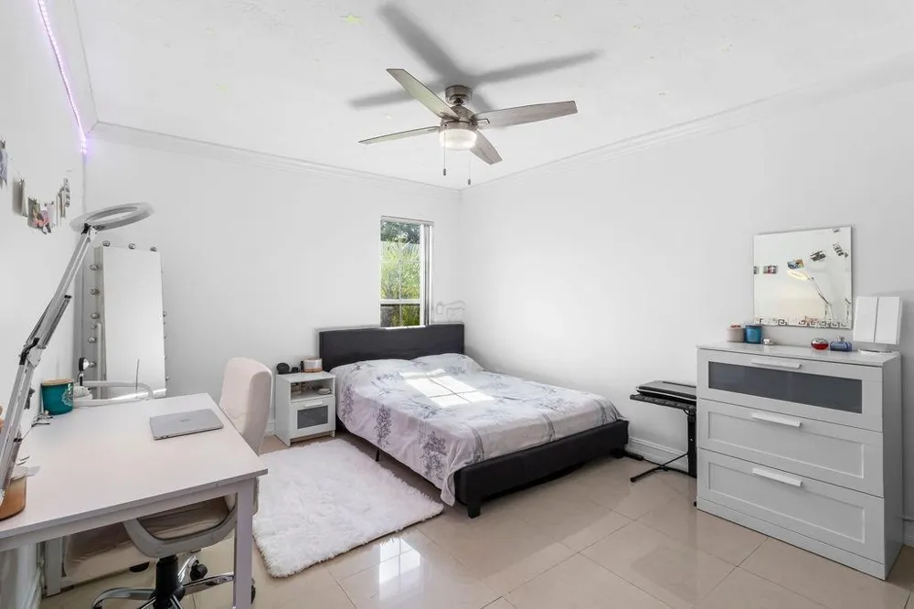 19885 NE 22nd Avenue Miami, FL 33180