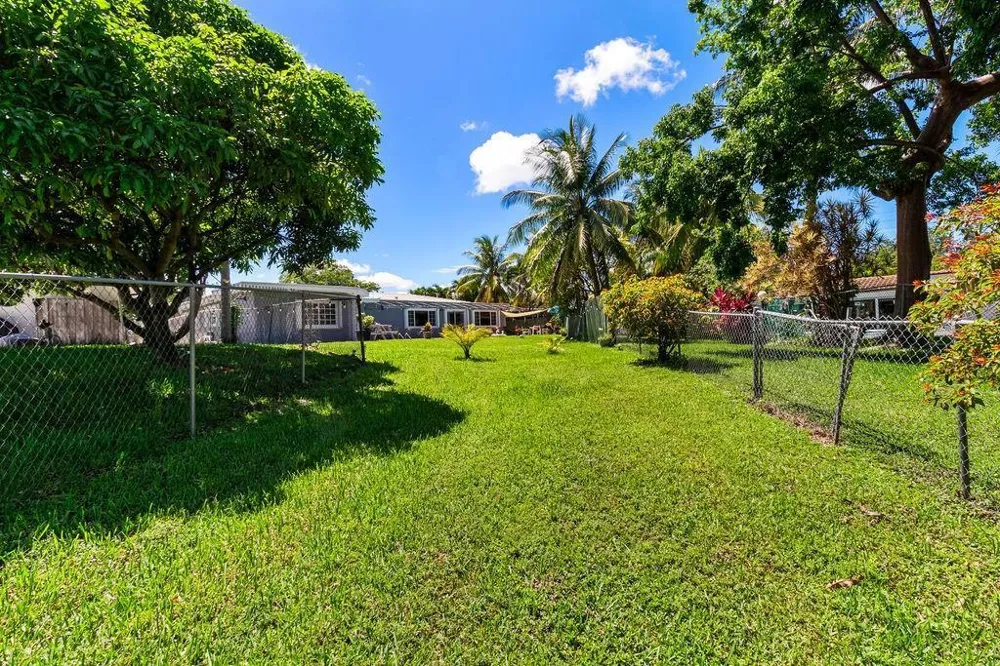 19885 NE 22nd Avenue Miami, FL 33180