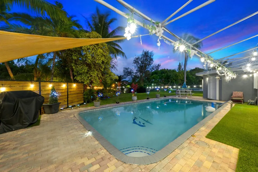 19885 NE 22nd Avenue Miami, FL 33180
