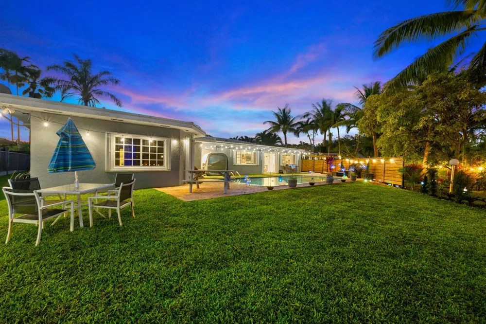 19885 NE 22nd Avenue Miami, FL 33180