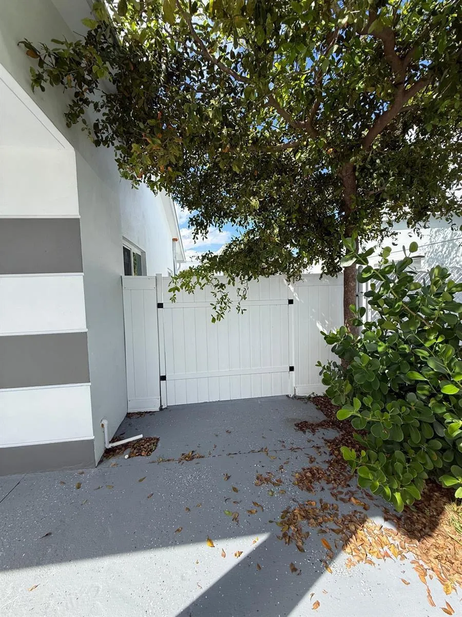 6319 Southgate Boulevard Margate, FL 33068