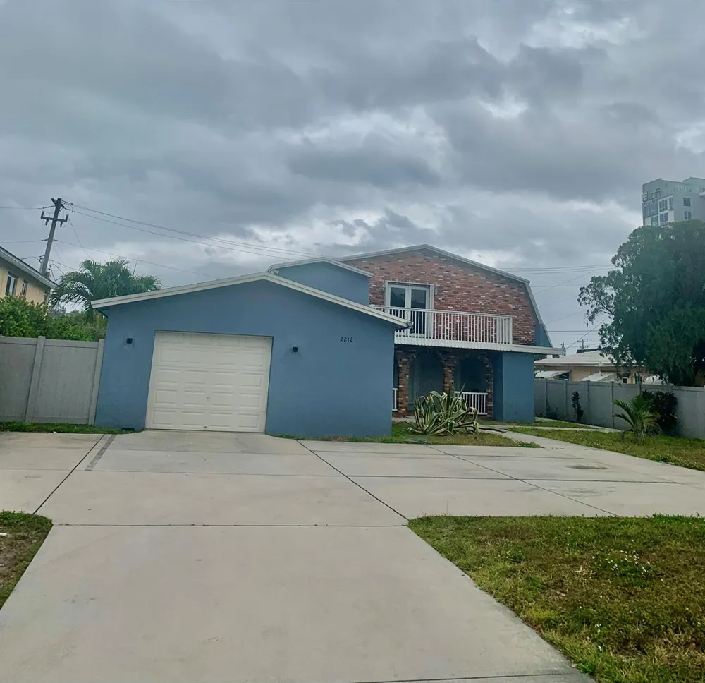2212 SE 4th Avenue Fort Lauderdale, FL 33316