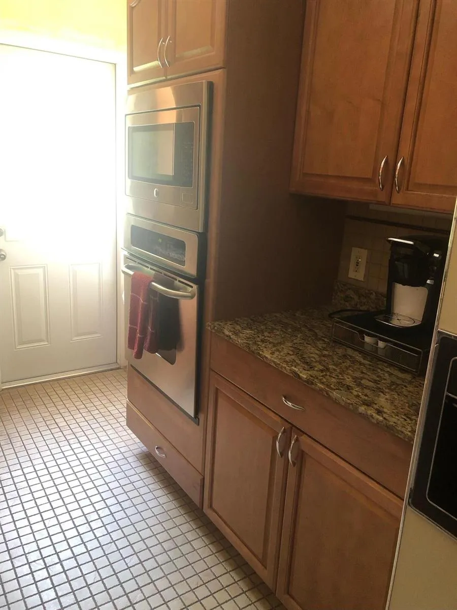 2212 SE 4th Avenue Fort Lauderdale, FL 33316