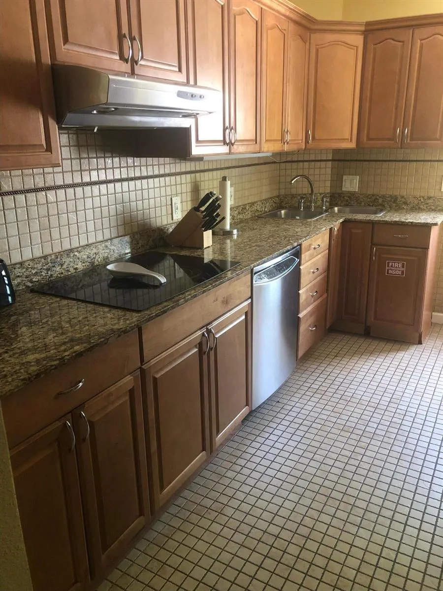 2212 SE 4th Avenue Fort Lauderdale, FL 33316