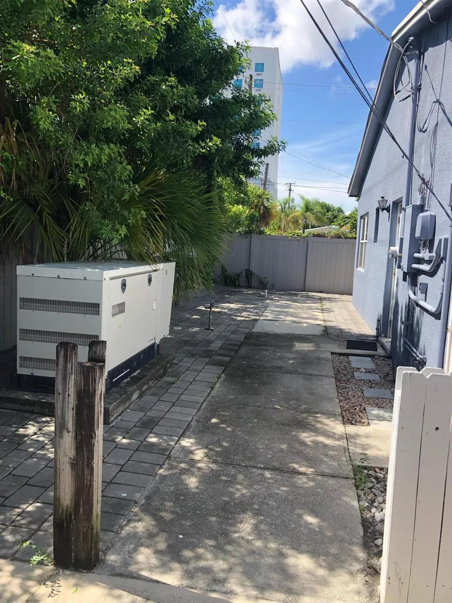 2212 SE 4th Avenue Fort Lauderdale, FL 33316