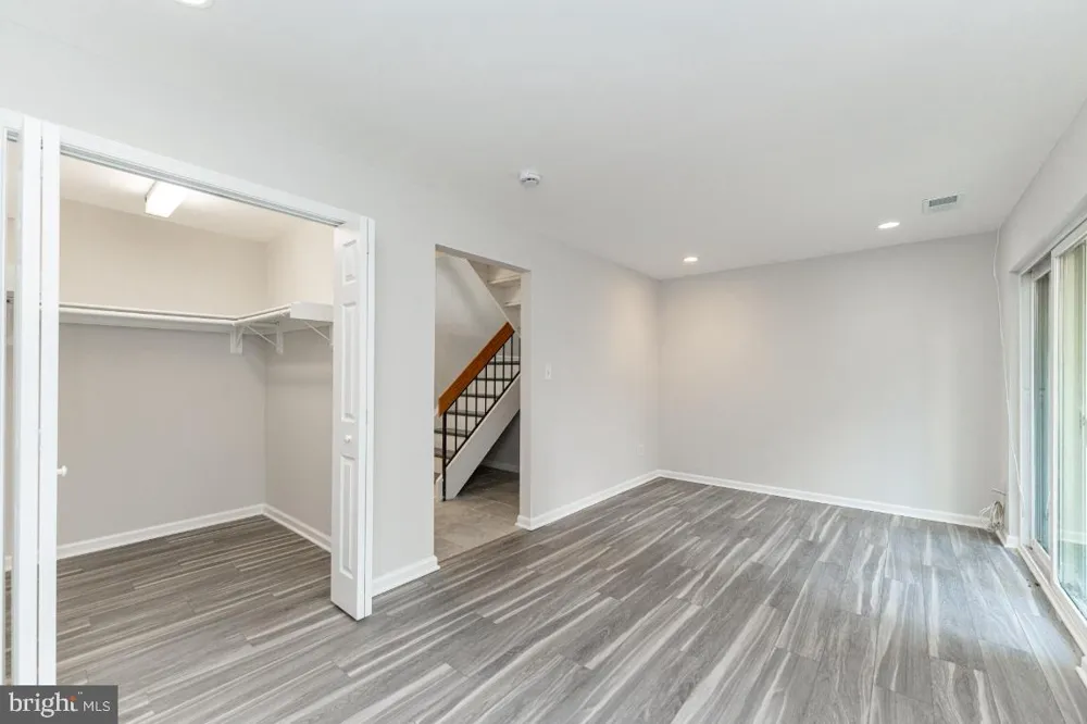 2442 SOUTHGATE SQUARE Reston, VA 20191