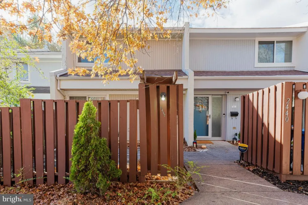2442 SOUTHGATE SQUARE Reston, VA 20191