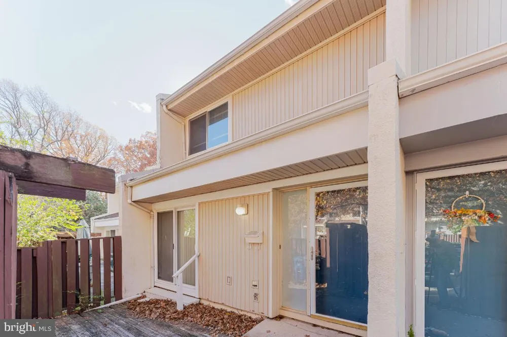 2442 SOUTHGATE SQUARE Reston, VA 20191