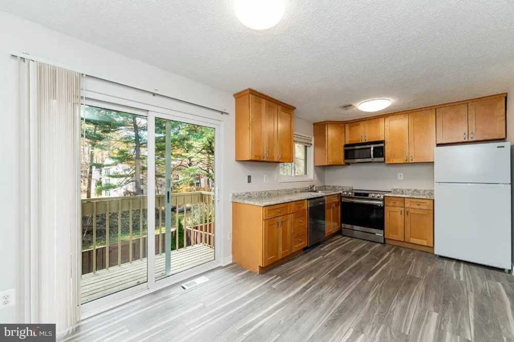2442 SOUTHGATE SQUARE Reston, VA 20191