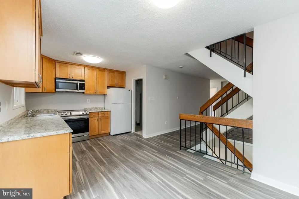 2442 SOUTHGATE SQUARE Reston, VA 20191