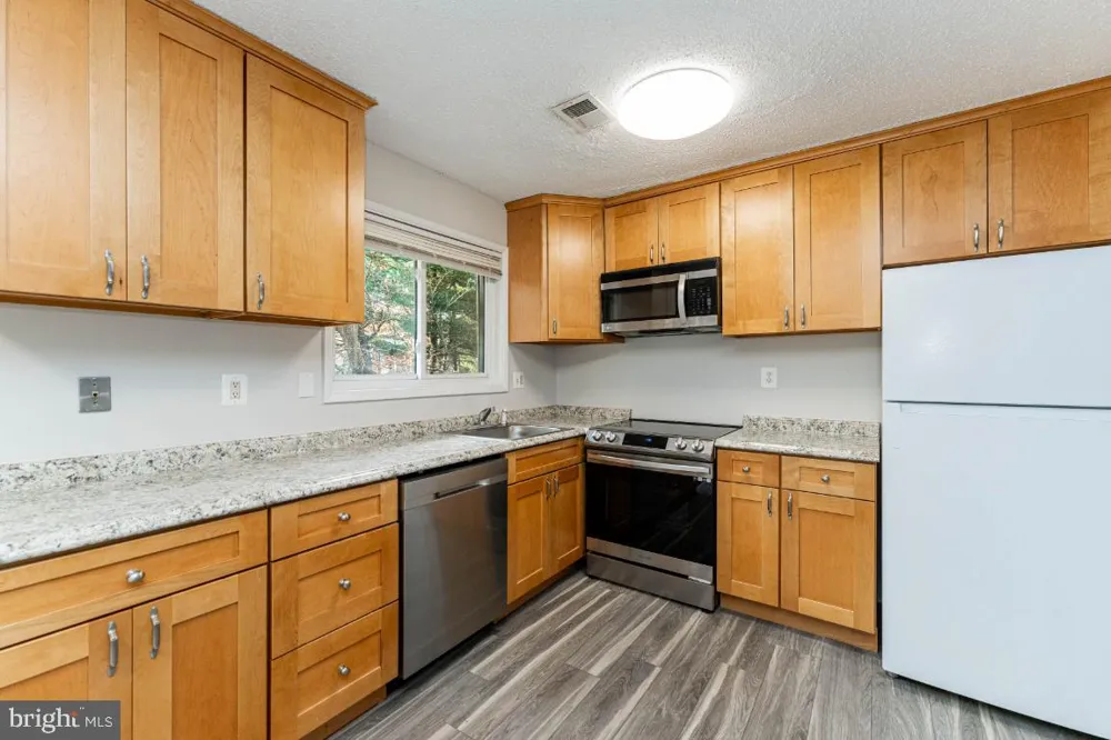 2442 SOUTHGATE SQUARE Reston, VA 20191