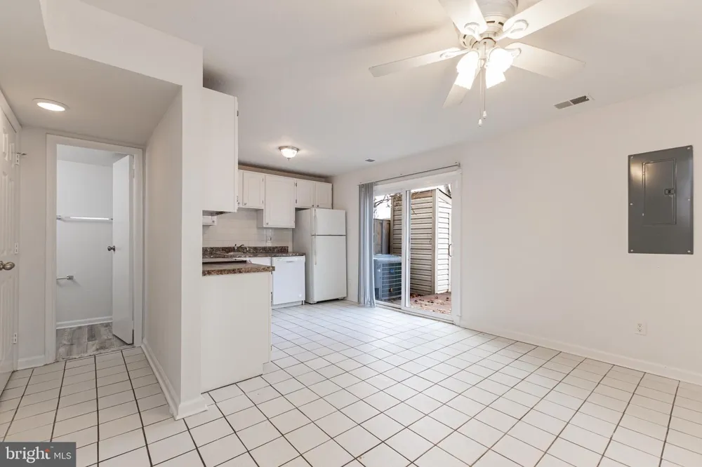1183 AUTUMNHAZE COURT Herndon, VA 20170