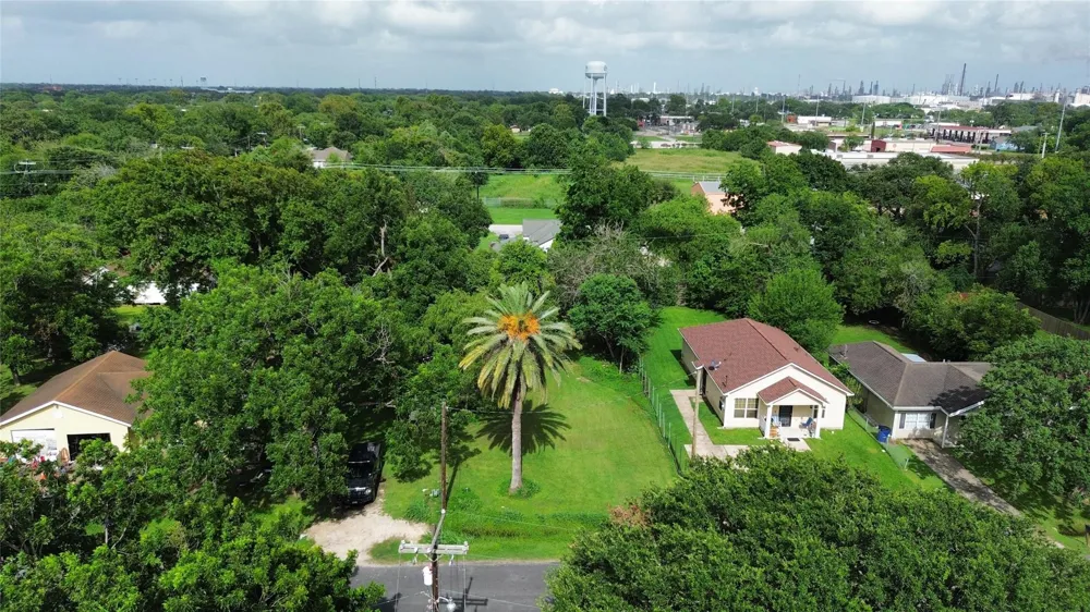 118 28th Street Texas City, TX 77590