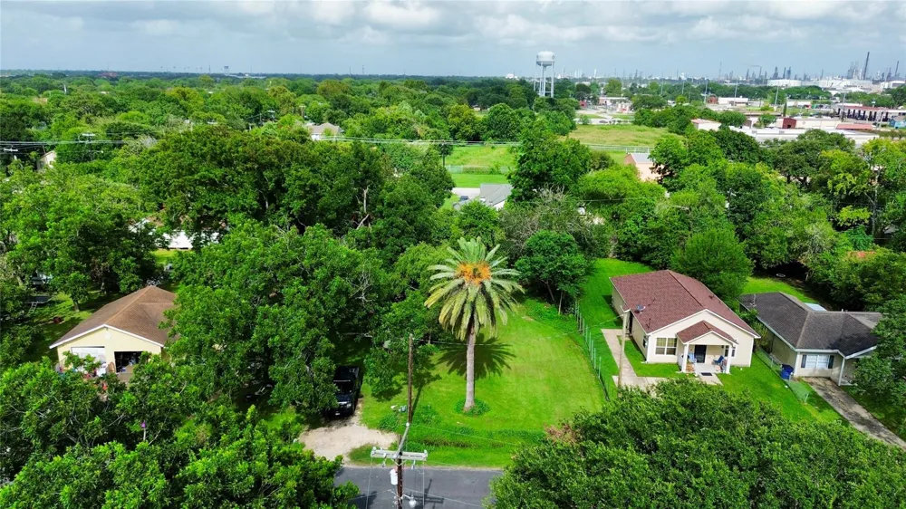 118 28th Street Texas City, TX 77590