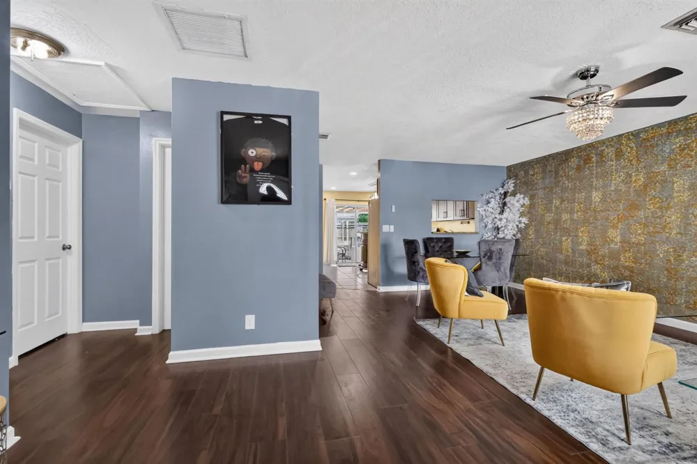 5639 Ithaca Circle E Lake Worth, FL 33463