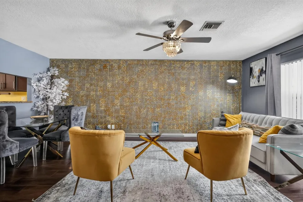 5639 Ithaca Circle E Lake Worth, FL 33463