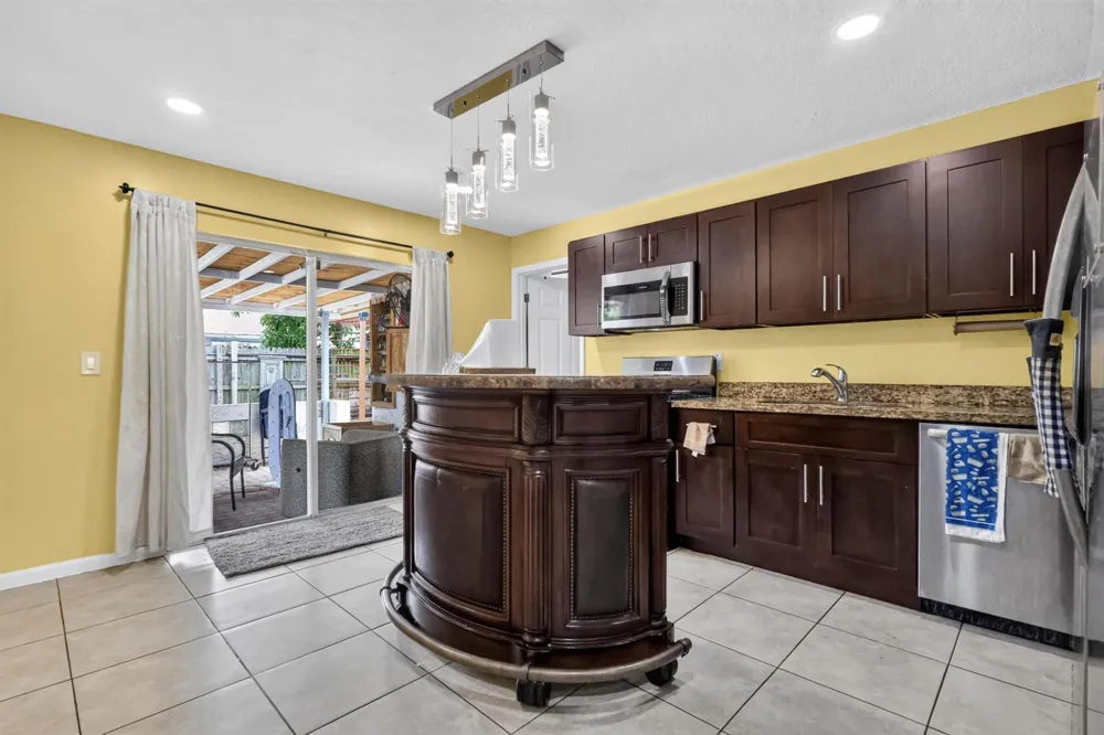 5639 Ithaca Circle E Lake Worth, FL 33463