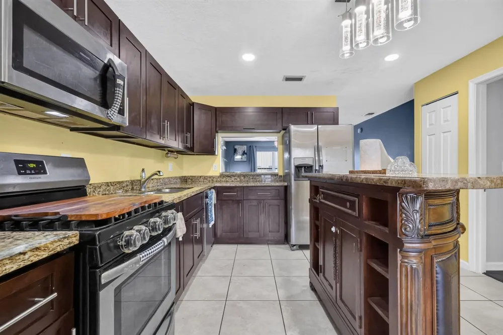 5639 Ithaca Circle E Lake Worth, FL 33463