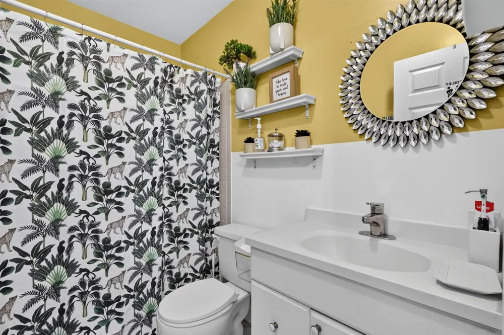 5639 Ithaca Circle E Lake Worth, FL 33463