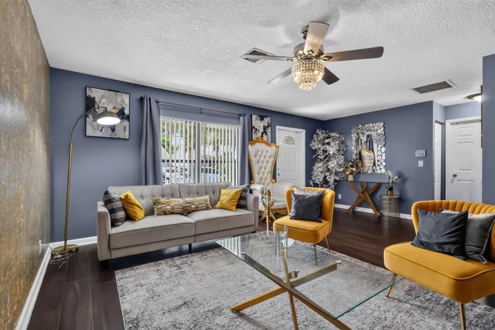 5639 Ithaca Circle E Lake Worth, FL 33463