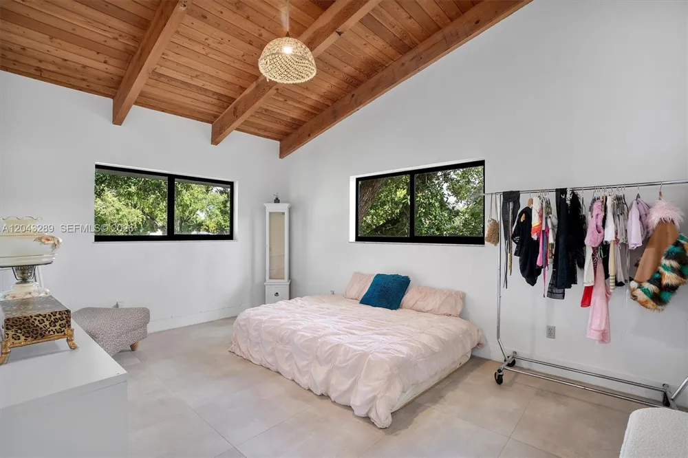9200 NE 12th Ave Miami Shores, FL 33138