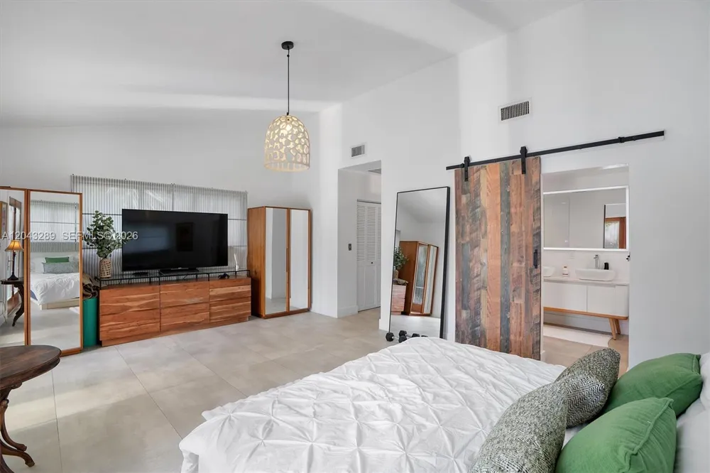 9200 NE 12th Ave Miami Shores, FL 33138