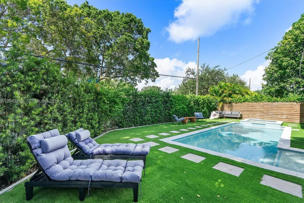 9200 NE 12th Ave Miami Shores, FL 33138