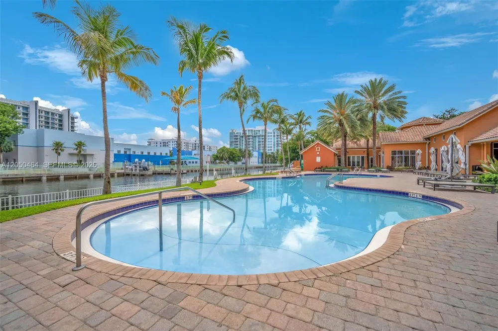 3340 NE 190th St #1206 Aventura, FL 33180