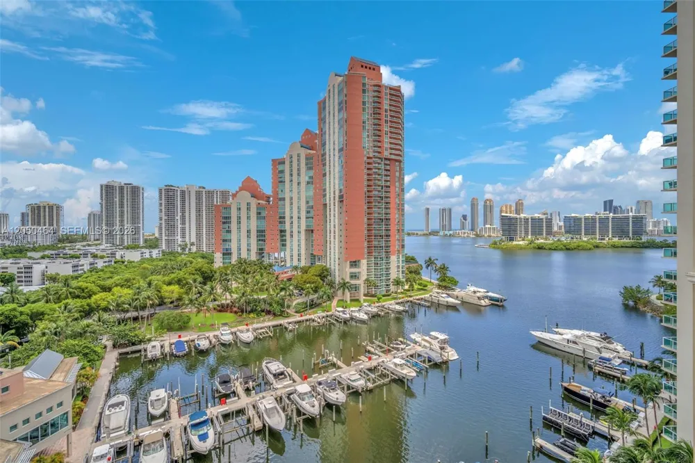 3340 NE 190th St #1206 Aventura, FL 33180