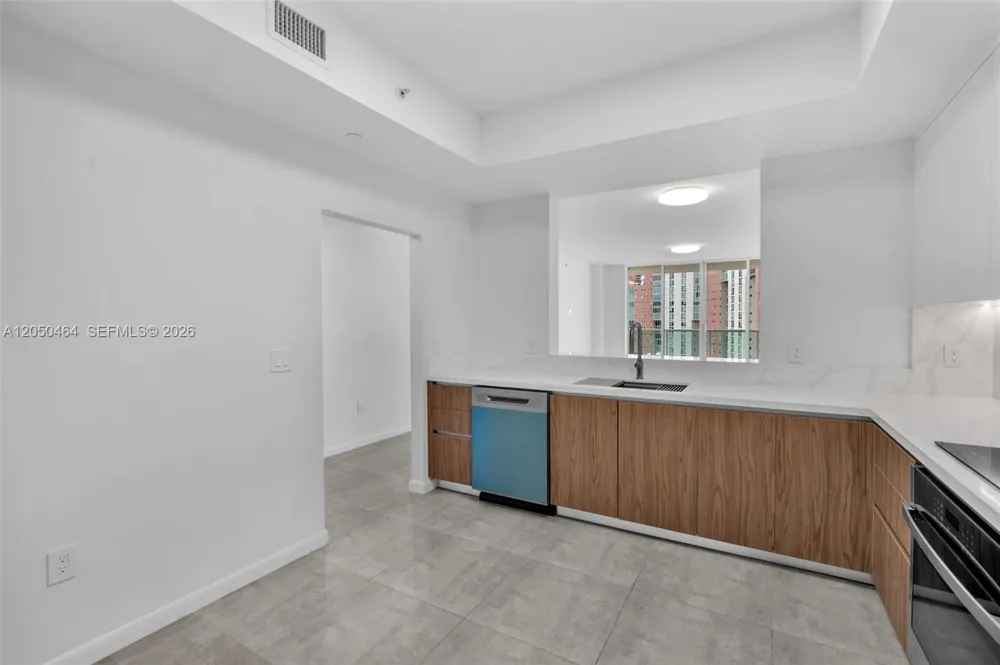 3340 NE 190th St #1206 Aventura, FL 33180