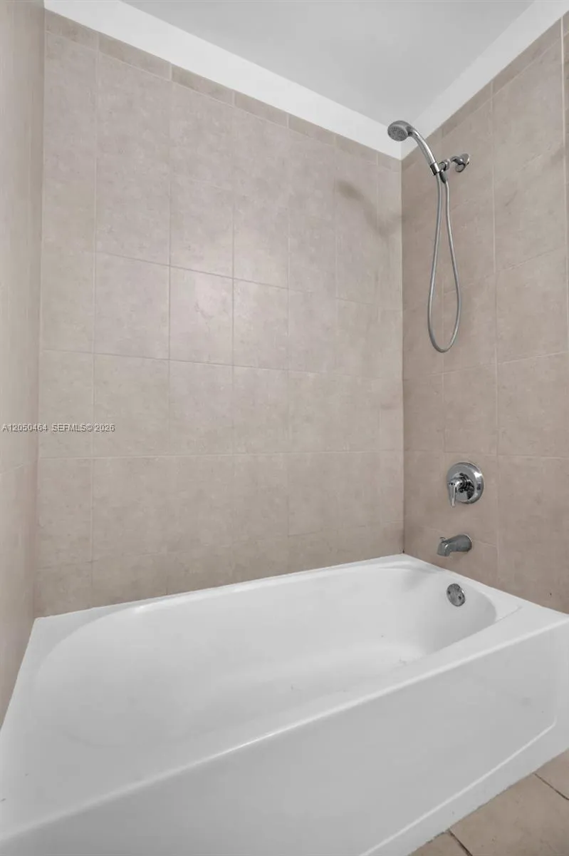 3340 NE 190th St #1206 Aventura, FL 33180