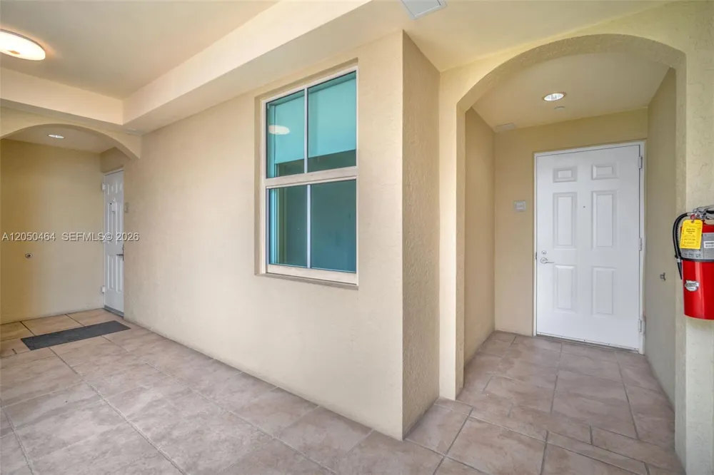 3340 NE 190th St #1206 Aventura, FL 33180
