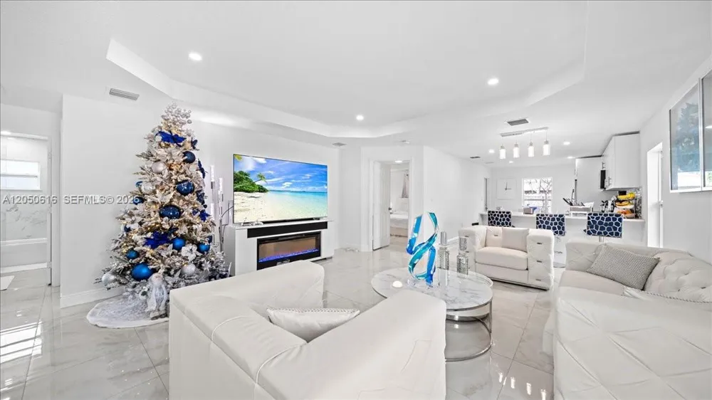 4317 Vicliff Rd West Palm Beach, FL 33406